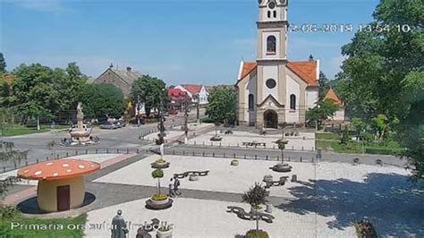 Live HD webcam of Jimbolia town centre, Romania